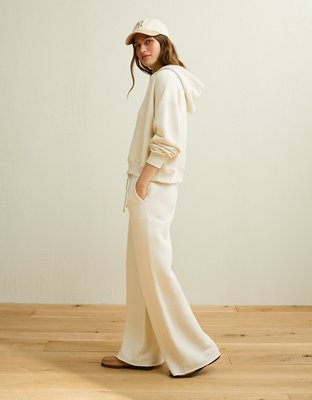 AE Campus Low-Rise Wide-Leg Sweatpant