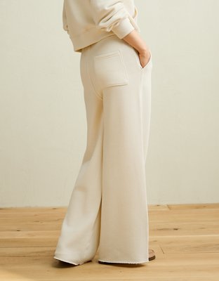 AE Campus Low-Rise Wide-Leg Sweatpant