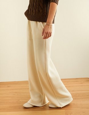 AE Campus Low-Rise Wide-Leg Sweatpant