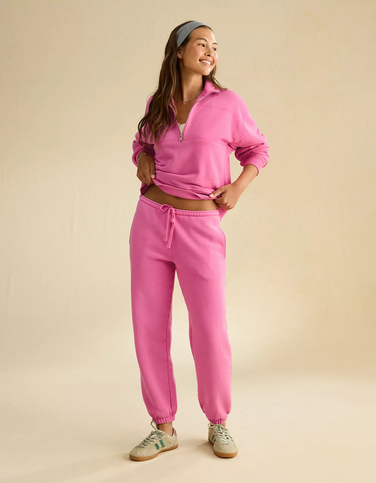 AE Everyday Luxe Low-Rise Baggy Jogger - thumbnail 10