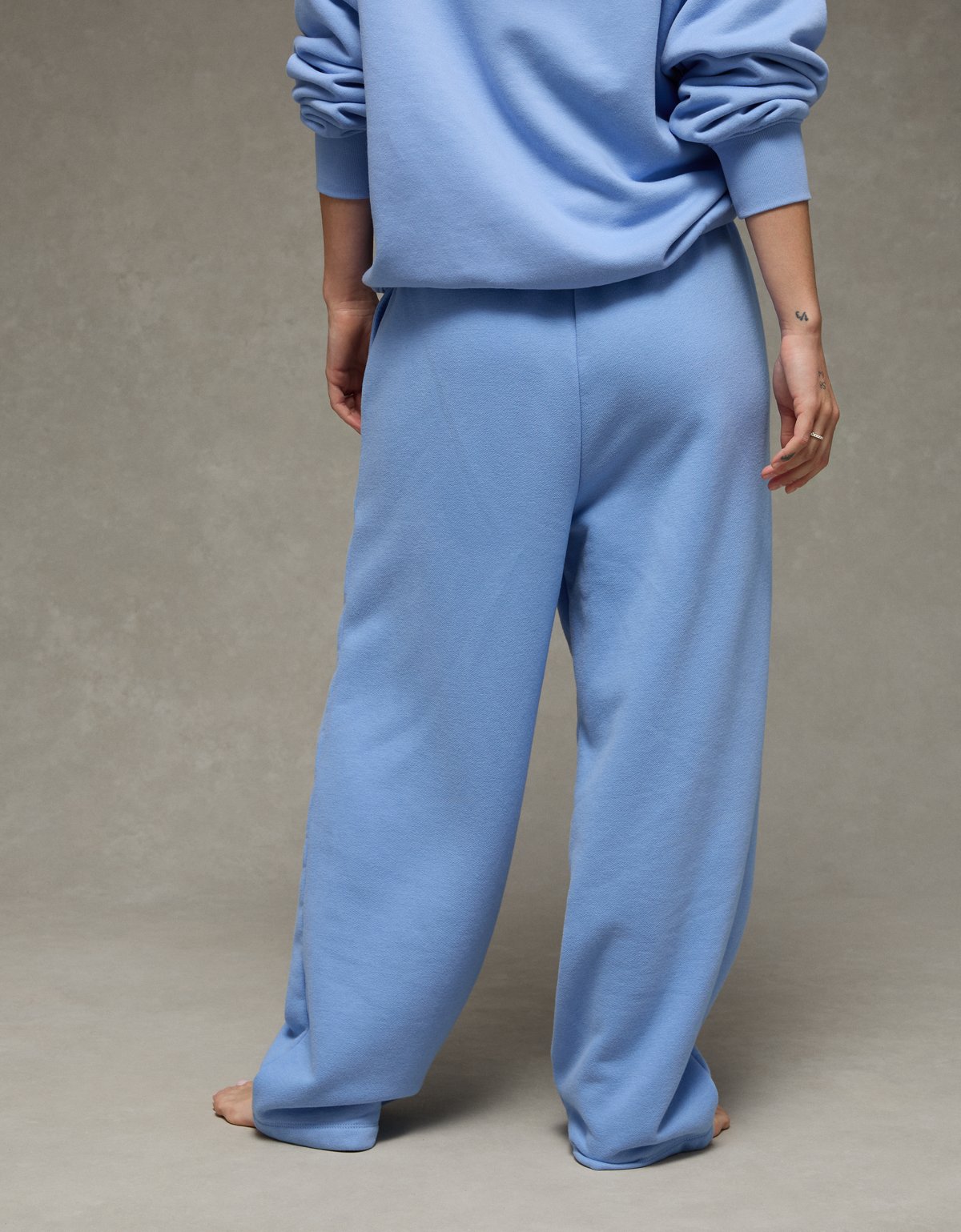 AE Everyday Luxe Barrel Sweatpant - image 2
