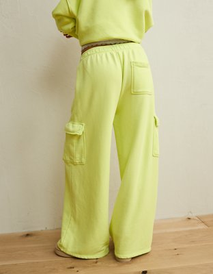 AE Everyday Luxe Cargo Wide-Leg Sweatpant