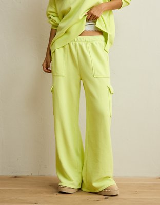 AE Everyday Luxe Cargo Wide-Leg Sweatpant