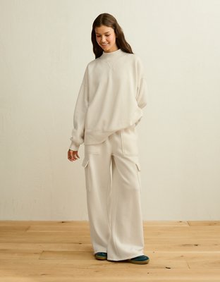 AE Everyday Luxe Cargo Wide-Leg Sweatpant