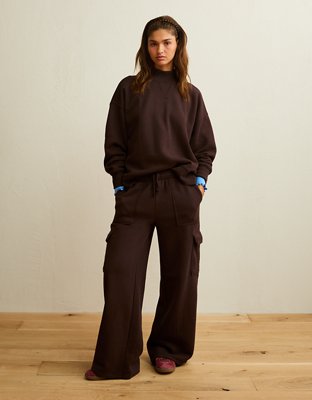 AE Everyday Luxe Cargo Wide-Leg Sweatpant
