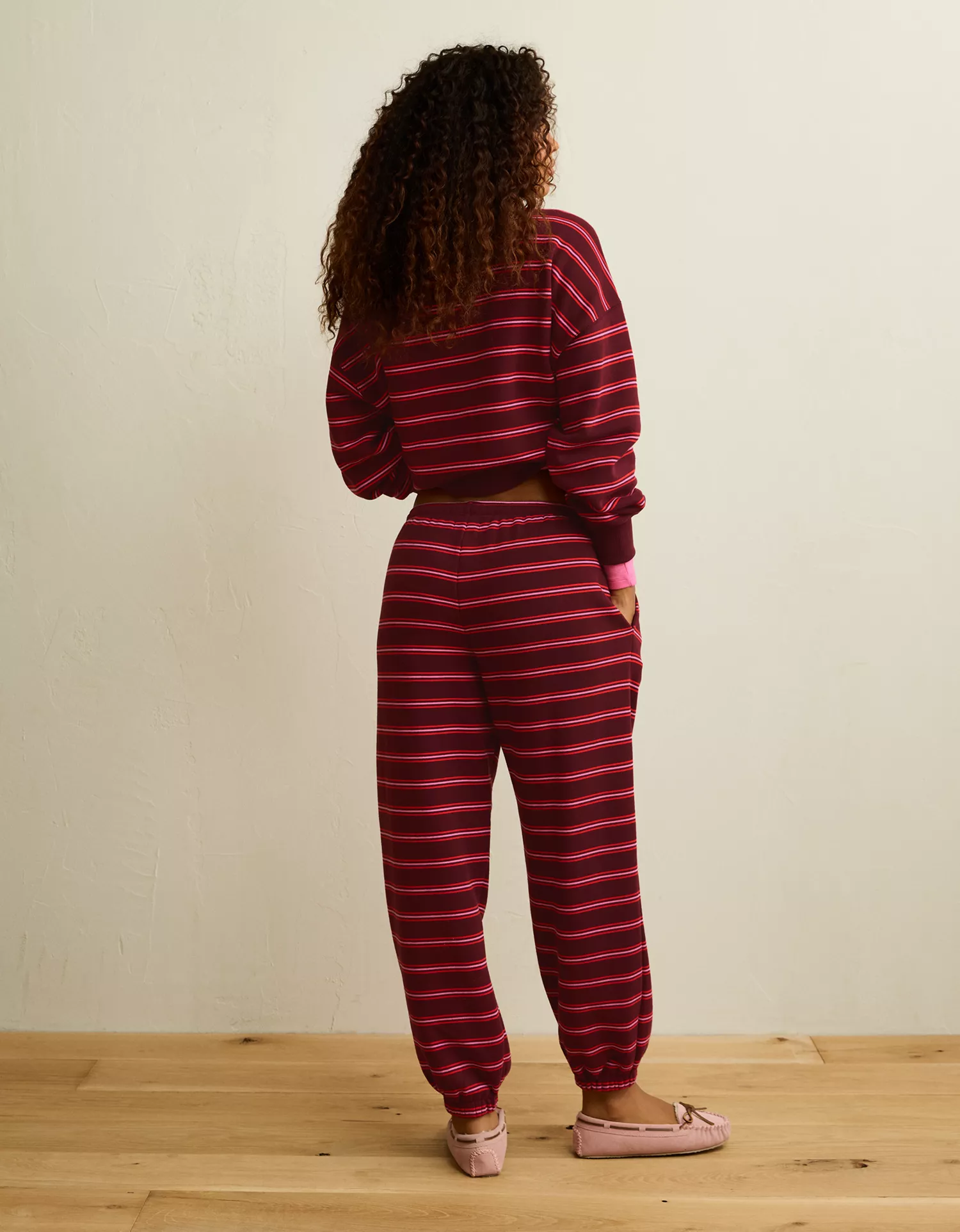 AE Everyday Luxe Low-Rise Baggy Jogger - thumbnail 2