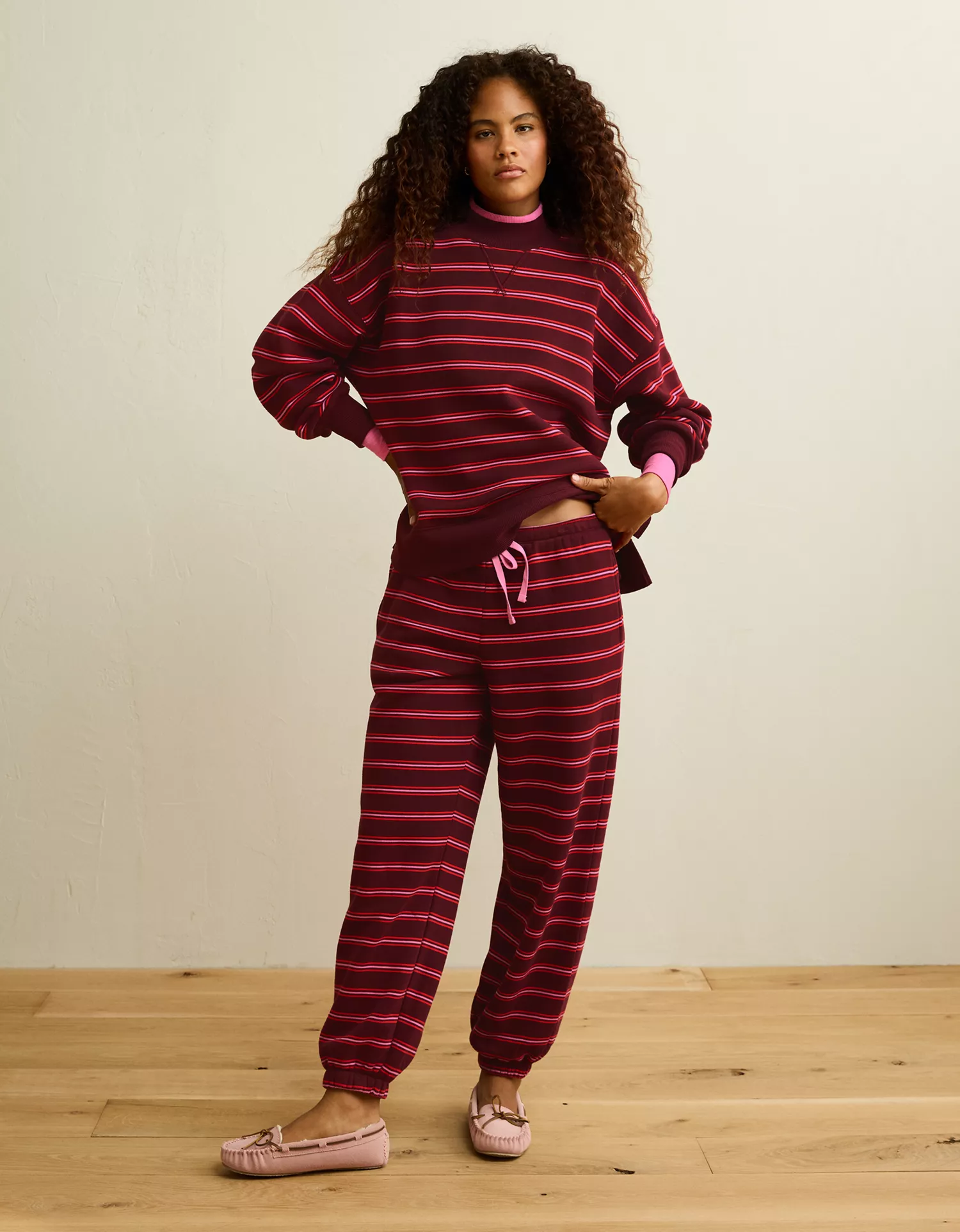 AE Everyday Luxe Low-Rise Baggy Jogger - thumbnail 4