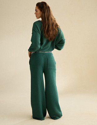 AE Dreamy Fleece Low-Rise Wide-Leg Sweatpant