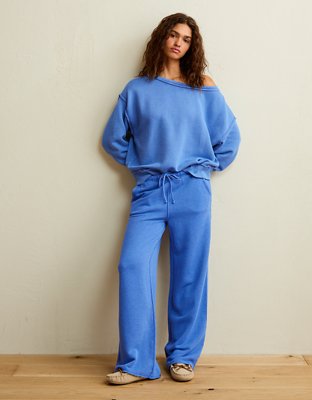 AE Dreamy Fleece Low-Rise Wide-Leg Sweatpant
