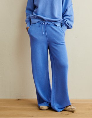AE Dreamy Fleece Low-Rise Wide-Leg Sweatpant