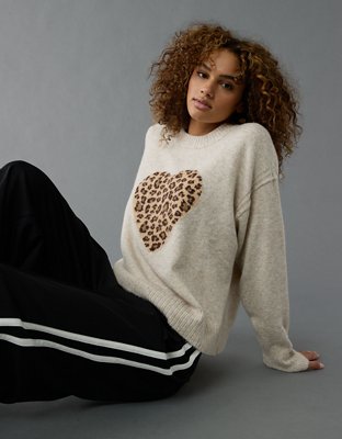 Женские свитеры American Eagle AE Whoa So Soft Leopard Heart Crew Neck Sweater — фото 5
