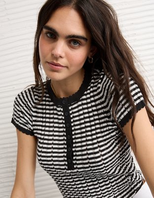 AE Playera de Tejido Calado con Cuello Henley