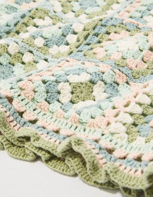AE Cropped Crochet Tank Top