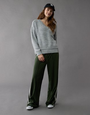 AE Long Weekend V-Neck Sweater