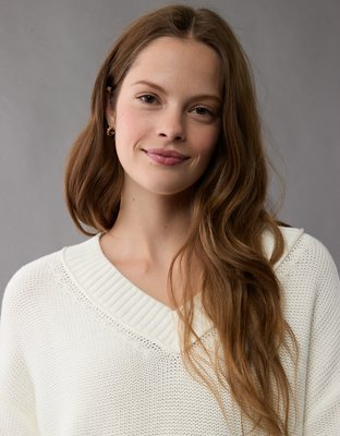 AE Long Weekend V-Neck Sweater