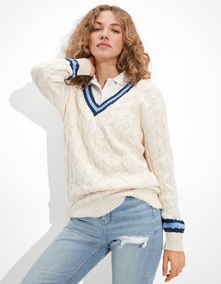 AE Oversized V-Neck Cable Knit Sweater