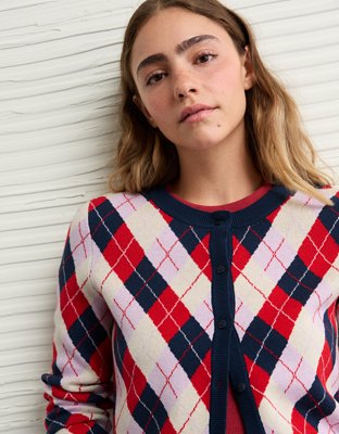 AE x The Summer I Turned Pretty Cardigan a Rombos con Cuello Redondo