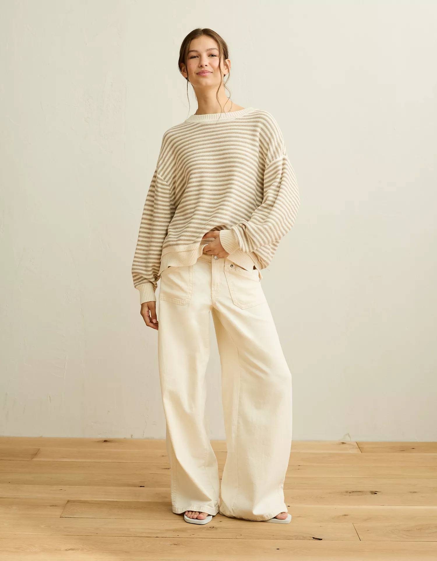 AE Oversized Crew Neck Sweater - thumbnail 5