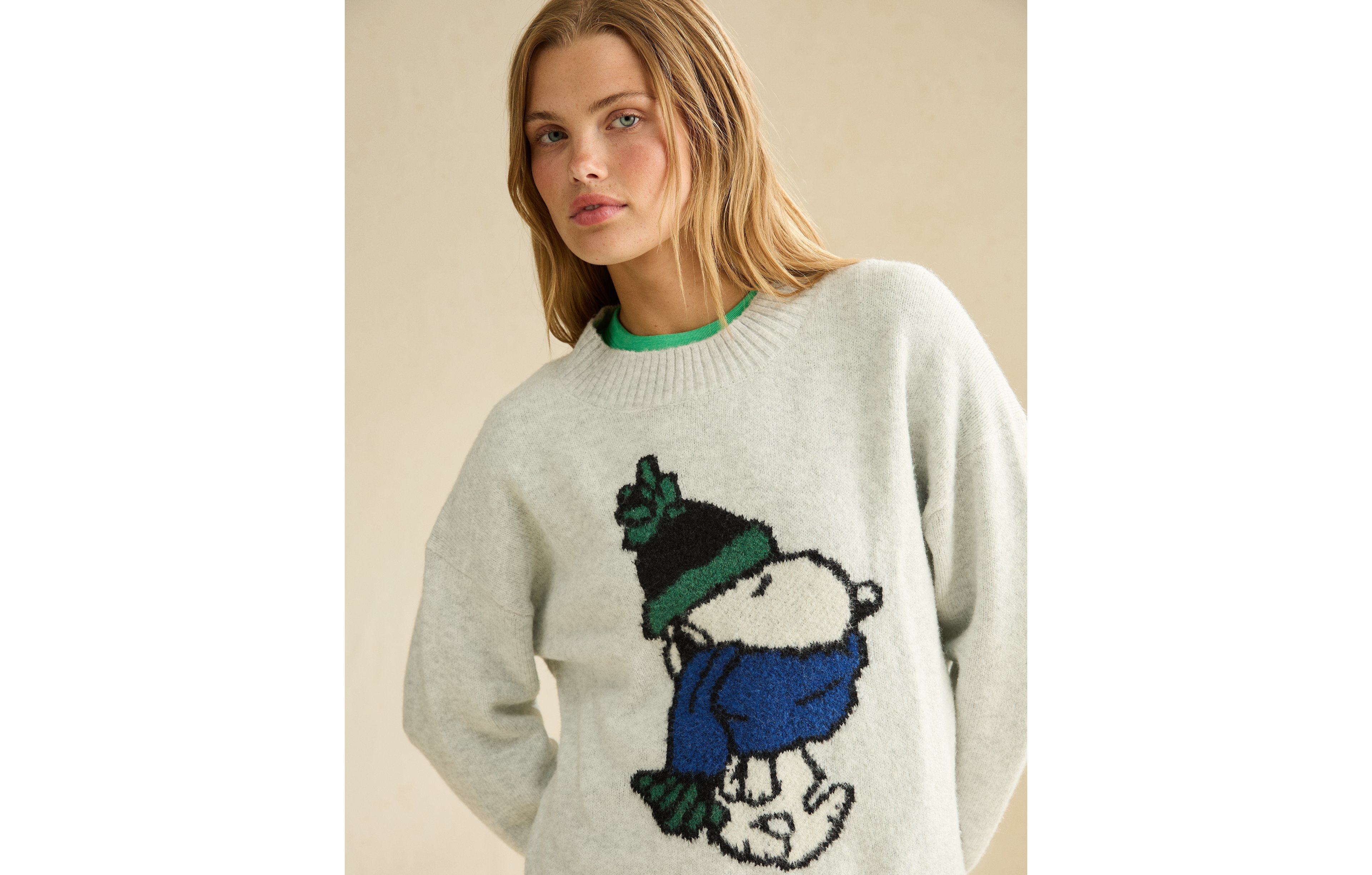 AE Whoa So Soft Snoopy Graphic Oversized Sweater