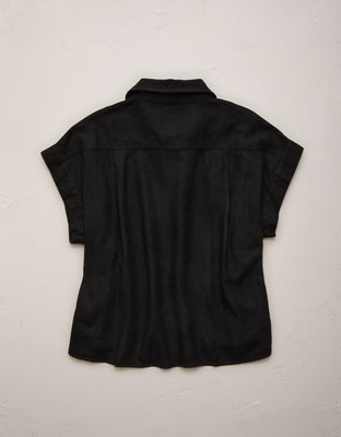 Женская рубашка American Eagle AE77 Boxy Cropped Linen-Blend Button-Up, цвет: Чёрный — фото 4
