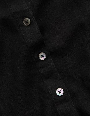 Женская рубашка American Eagle AE77 Boxy Cropped Linen-Blend Button-Up, цвет: Чёрный — фото 8