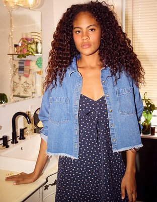AE Cropped Button-Up Shirt