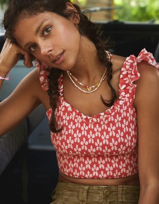 Blusa con volante con bordado con nido de abeja AE