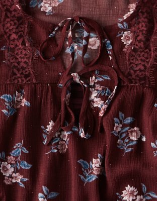 ꕤAira.ꕤ AE Floral Lace Inset Lace Up Front Top | American Eagle