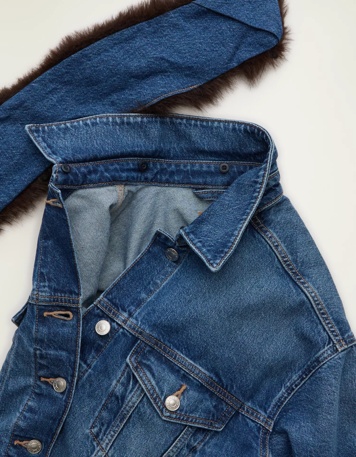 AE Cropped Fur Collar Denim Jacket - thumbnail 6