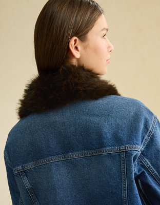 AE Cropped Fur Collar Denim Jacket