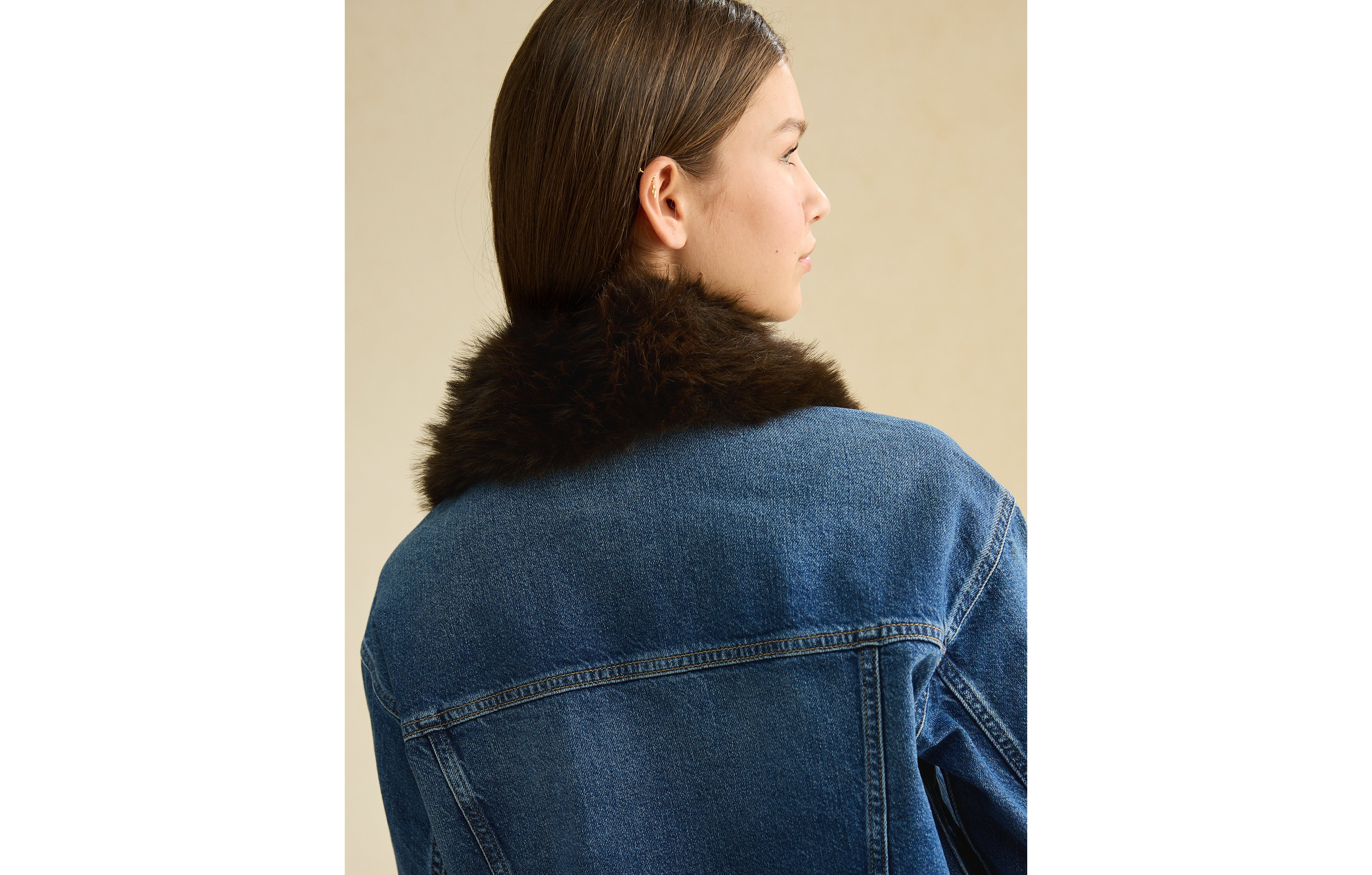 AE Cropped Fur Collar Denim Jacket