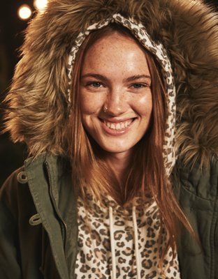 Женские куртки American Eagle AE Fur Hood Parka — фото 6