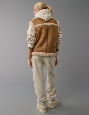 Женские жилеты American Eagle AE Shearling Vest — фото 3
