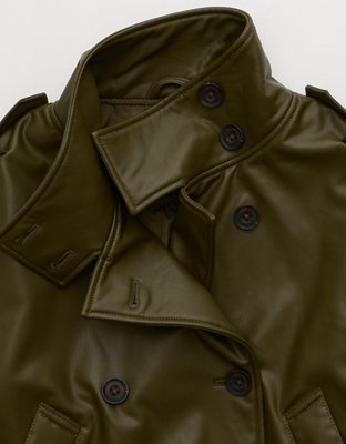 Женская куртка American Eagle AE Faux Leather Cropped Trench, цвет: Оливковый — фото 6