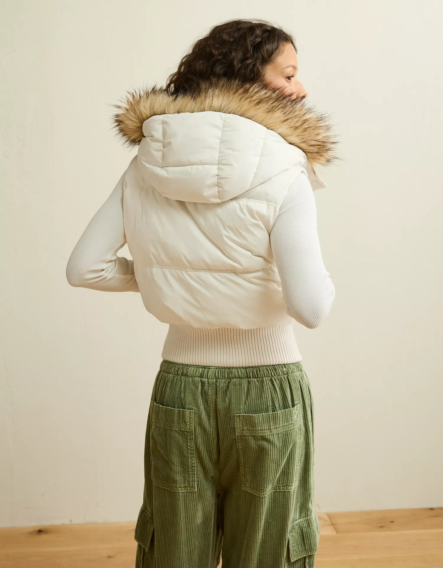 AE Fur Hood Puffer Vest - thumbnail 10
