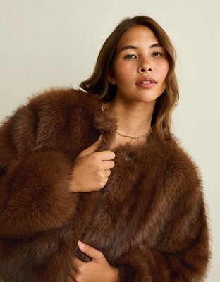 Женская куртка American Eagle AE Cropped Collarless Fur, цвет: Коричневый — фото 7