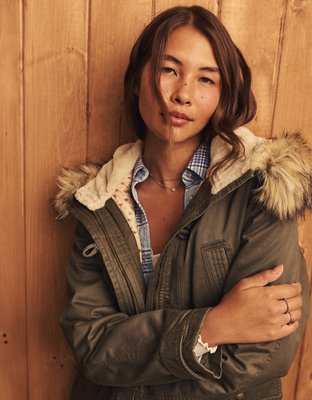 Женская куртка American Eagle AE Utility, цвет: Оливковый мох