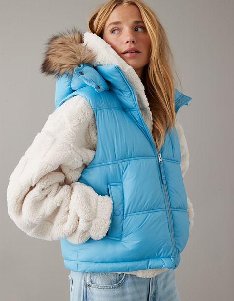 Женские жилеты American Eagle AE Faux Fur Hooded Puffer Vest