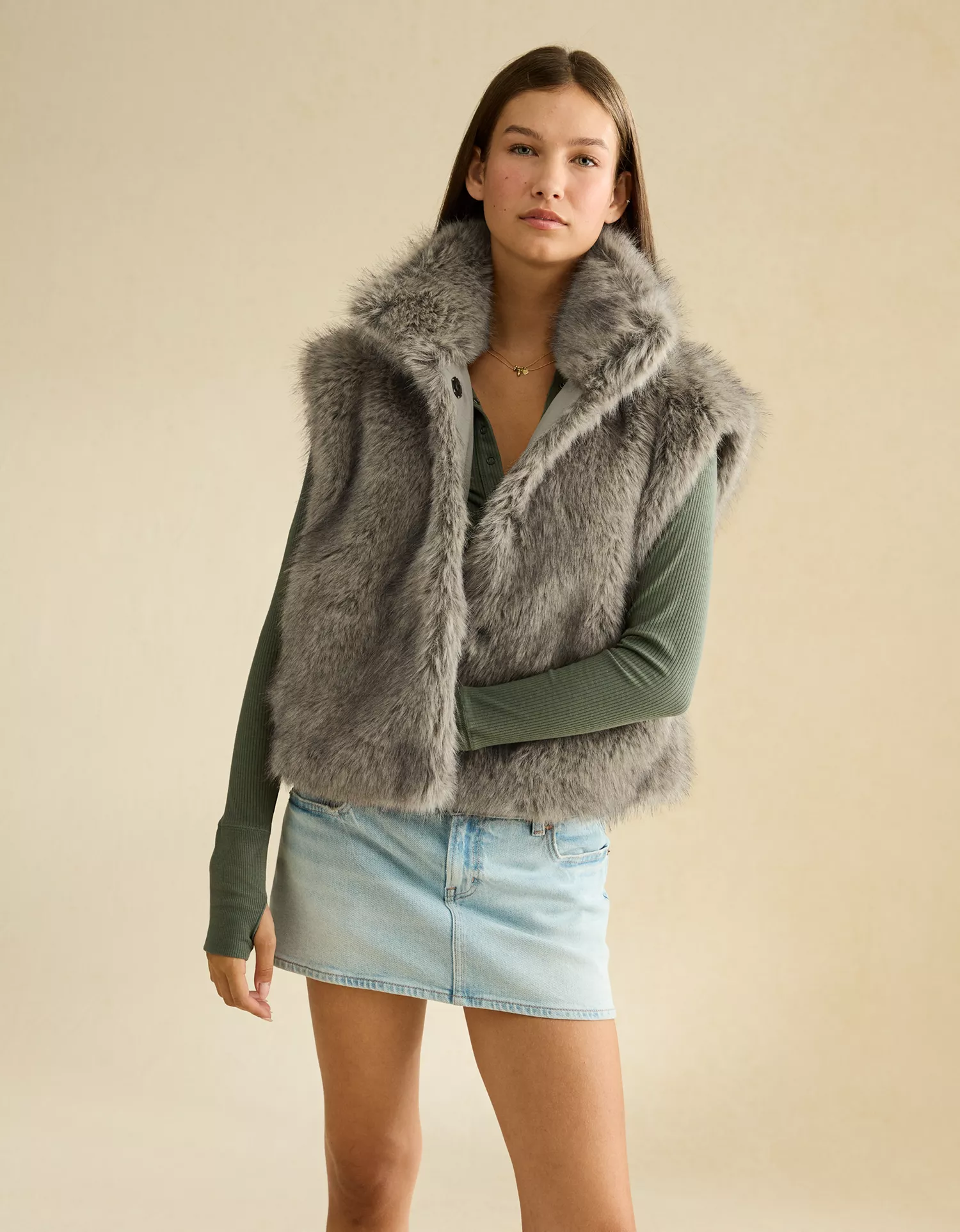 AE Faux Fur Vest - thumbnail 9