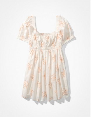 AE Vestido Corto con Cuello Cuadrado