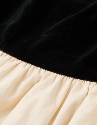 Женские платья American Eagle AE Velvet Bubble Mini Dress — фото 5