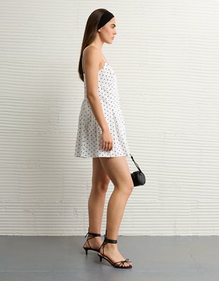 AE Vestido Corto con Botones y Escote Corazón