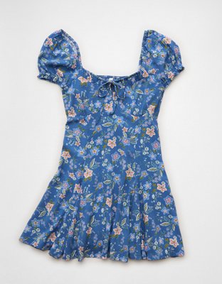 Minirobe plissée à encolure en cœur AE