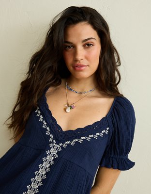 Minirobe brodée style nuisette à manches bouffantes AE