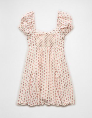 Minirobe de style nuisette plissée à encolure en cœur AE