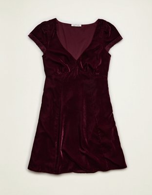 Женское платье American Eagle AE Cap Sleeve Velvet Mini, цвет: Тёмно-бордовый — фото 3