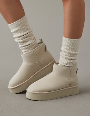 American eagle store boots womens