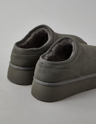 AE The Hangout Slip-On Slipper