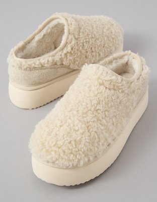 AE The Sherpa Hangout Slip-On Slipper