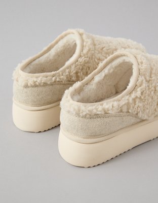 AE The Sherpa Hangout Slip-On Slipper